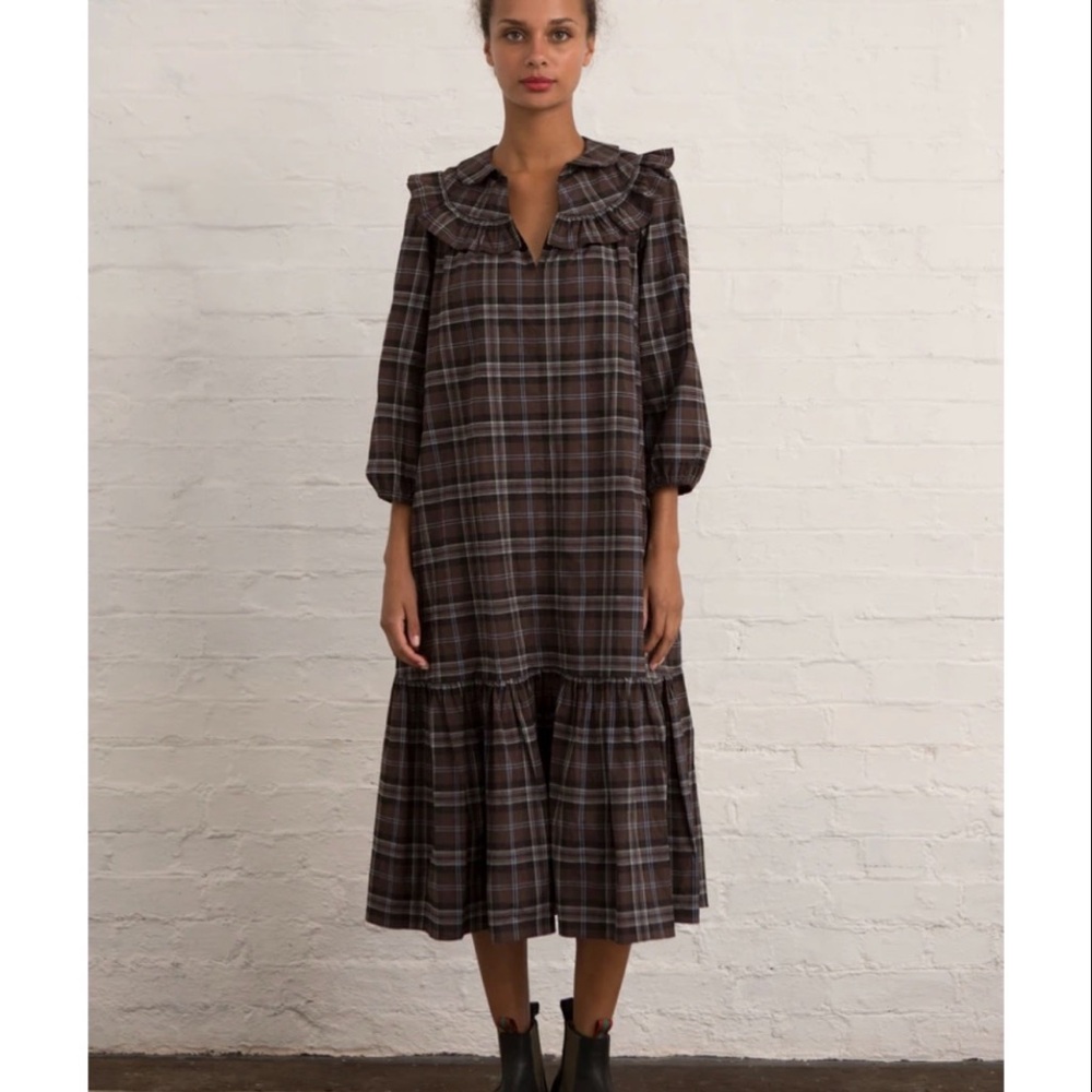 Elegant Gray Plaid Midi Dress with Ruffles
